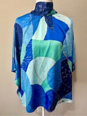 Entro Date night in Venice shift Top in Royal Blue